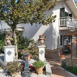 https://la-perla-della-conca-doro.palermohotels.org