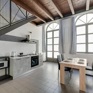 https://appartamento-acero-affitti-brevi-italia.it-lombardy.com
